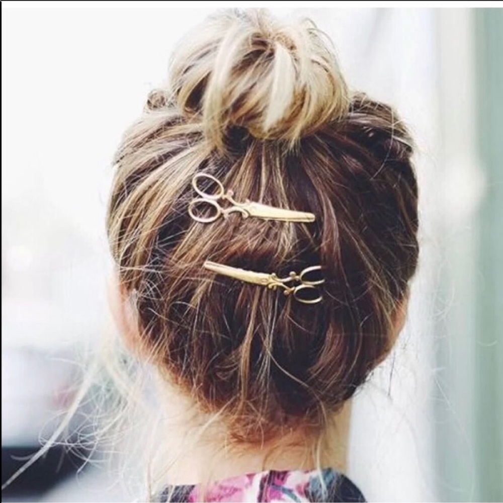 🎉I got more! Gold scissor hair clips set of two